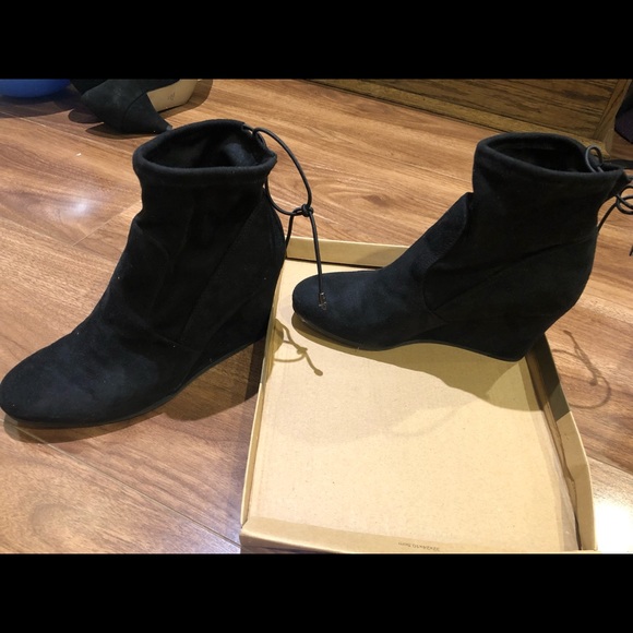 Lexi & abbie sloan booties - Picture 3 of 10